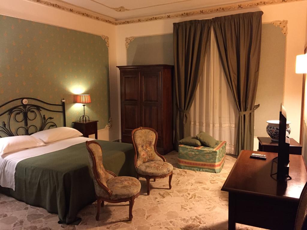 Neathon Rooms Noto Extérieur photo