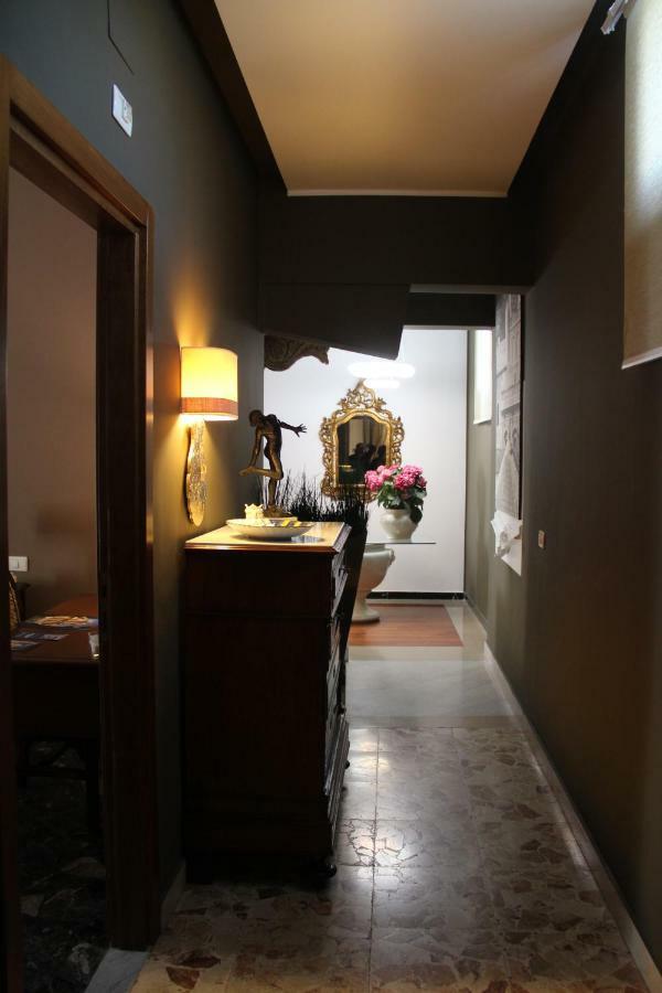 Neathon Rooms Noto Extérieur photo