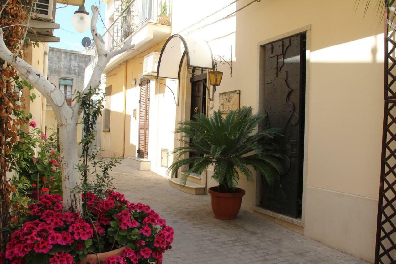 Neathon Rooms Noto Extérieur photo