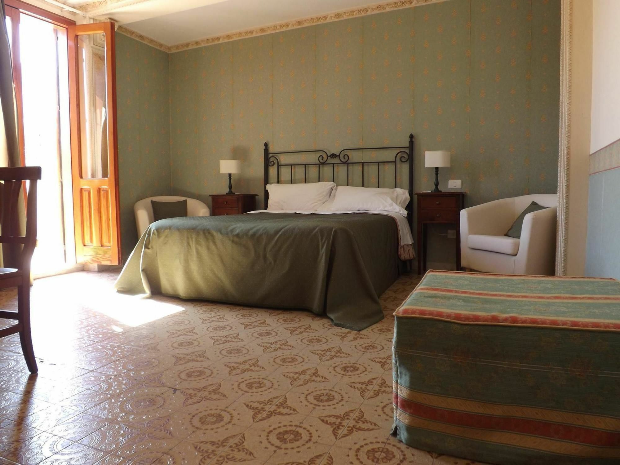 Neathon Rooms Noto Extérieur photo