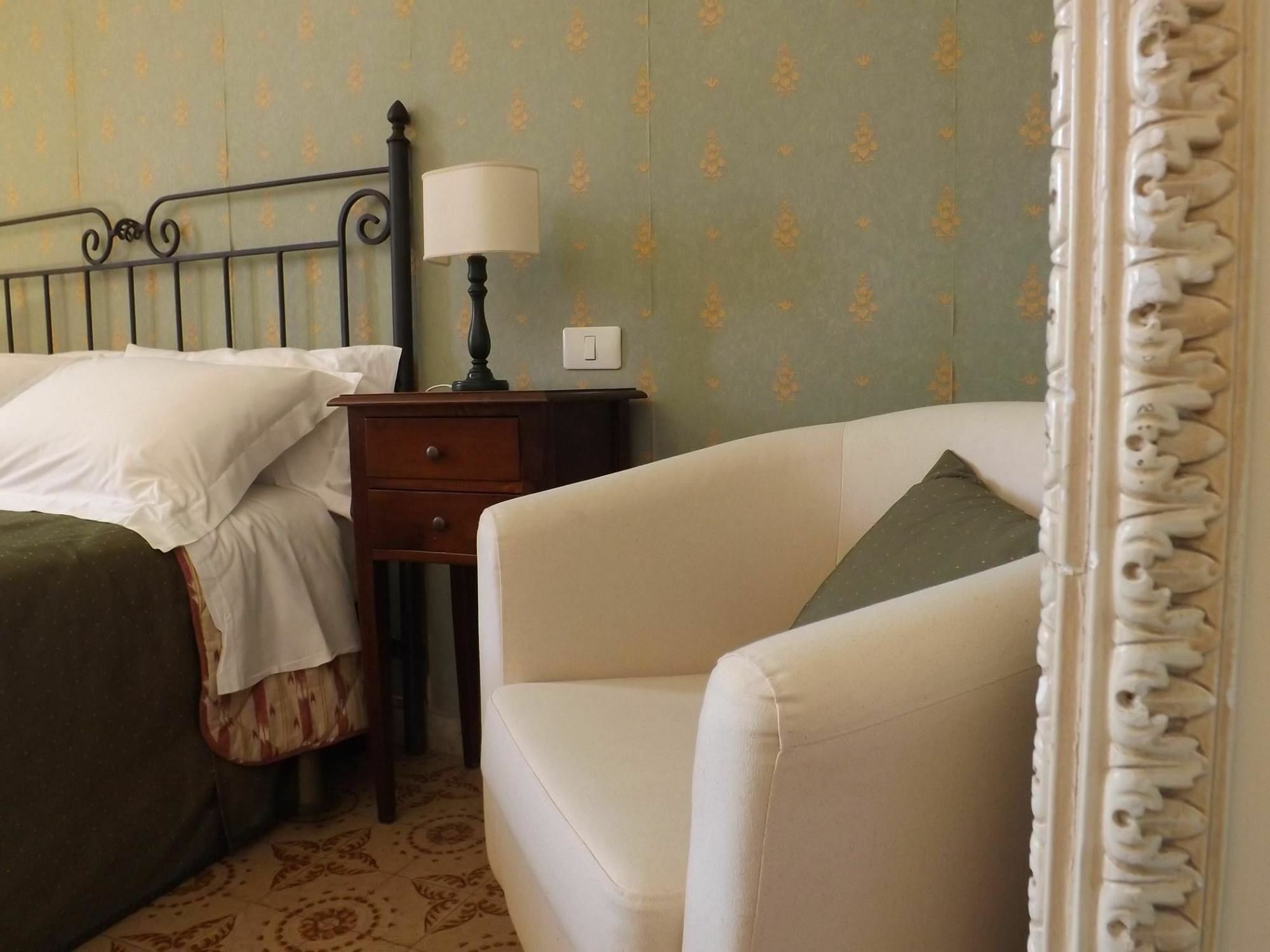 Neathon Rooms Noto Extérieur photo