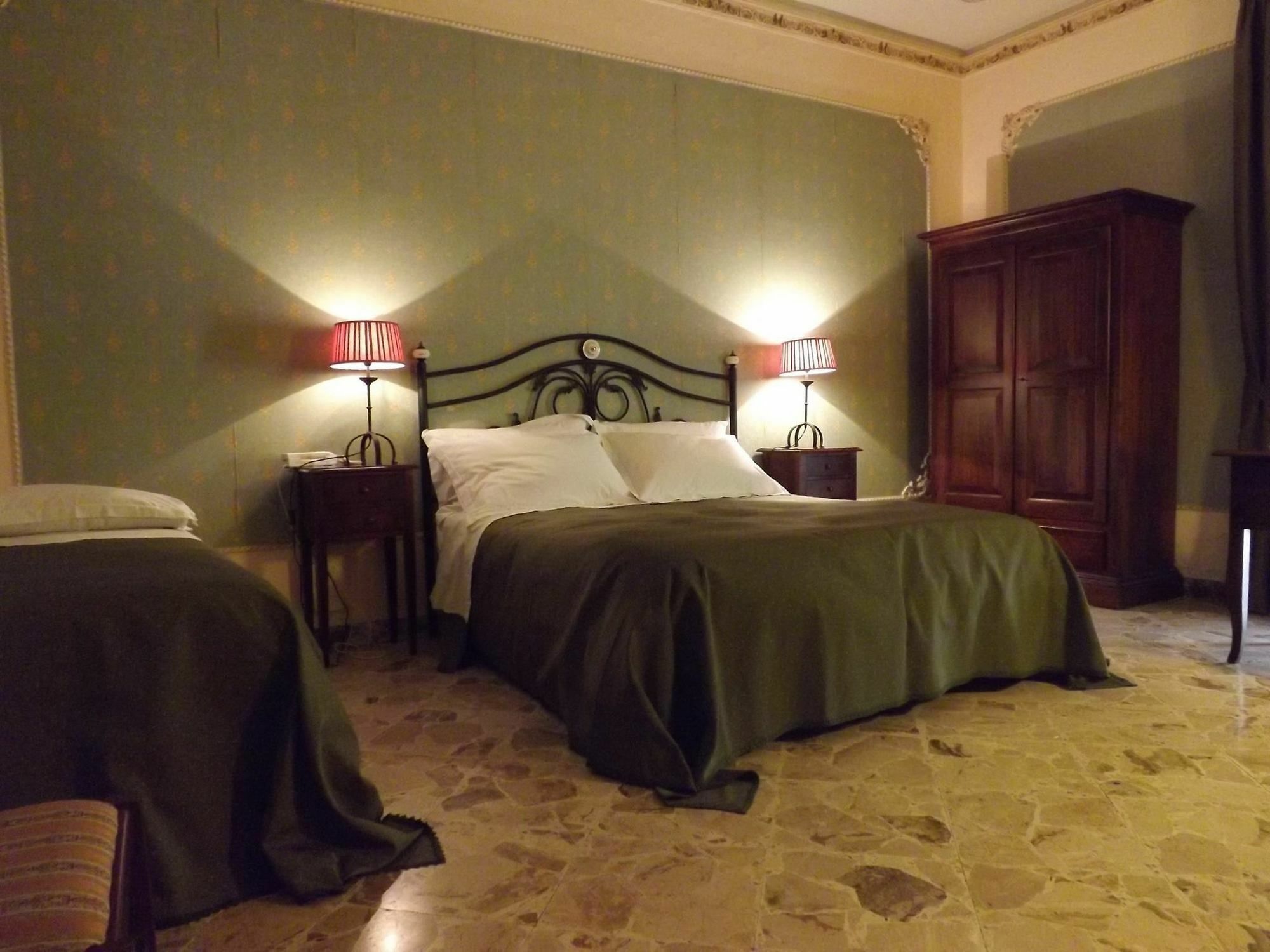 Neathon Rooms Noto Extérieur photo